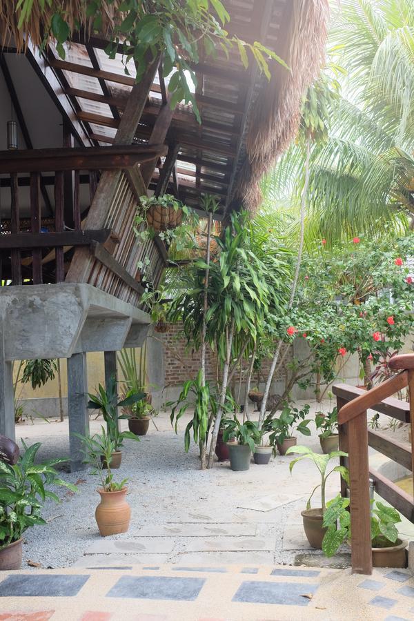 Panji Panji Tropical Wooden Home Pantai Cenang  Exterior foto